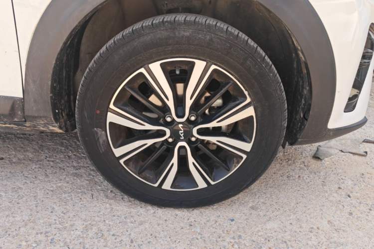 Used Kia kx1 Stonic 2021 1.4L CVT Sunroof Model Right Front Wheel Hub