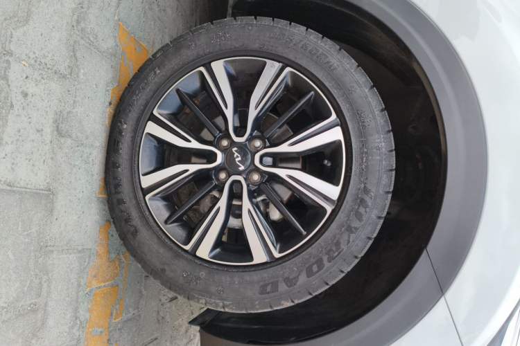 Used Kia kx1 Stonic 2021 1.4L CVT Sunroof Model Right Front Wheel Hub