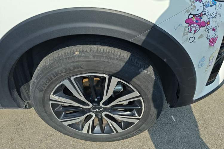Used Kia kx1 Stonic 2021 1.4L CVT Fun & Sunroof Model Right Front Wheel Hub