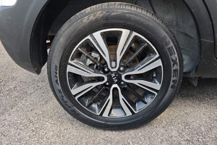 Used Kia kx1 Stonic 2021 1.4L Manual Fun Edition Right Rear Wheel Hub