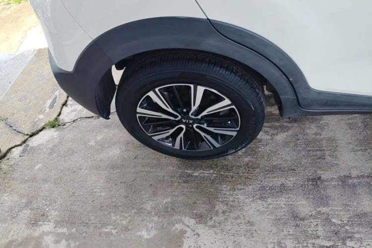 Used Kia kx1 Stonic 2021 1.4L CVT Fun Edition Right Rear Wheel Hub