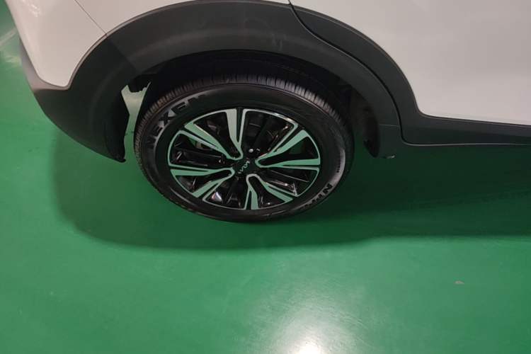 Used Kia kx1 Stonic 2021 1.4L CVT Fun Edition Right Rear Wheel Hub