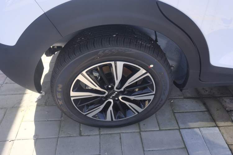 Used Kia kx1 Stonic 2021 1.4L CVT Fun Edition Right Rear Wheel Hub