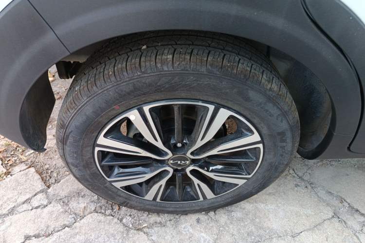 Used Kia kx1 Stonic 2021 1.4L CVT Fun Edition Right Rear Wheel Hub