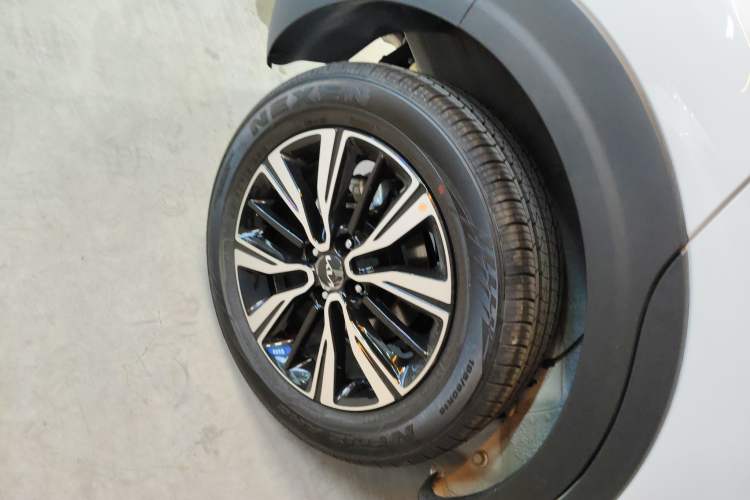 Used Kia kx1 Stonic 2021 1.4L CVT Sunroof Model Right Rear Wheel Hub