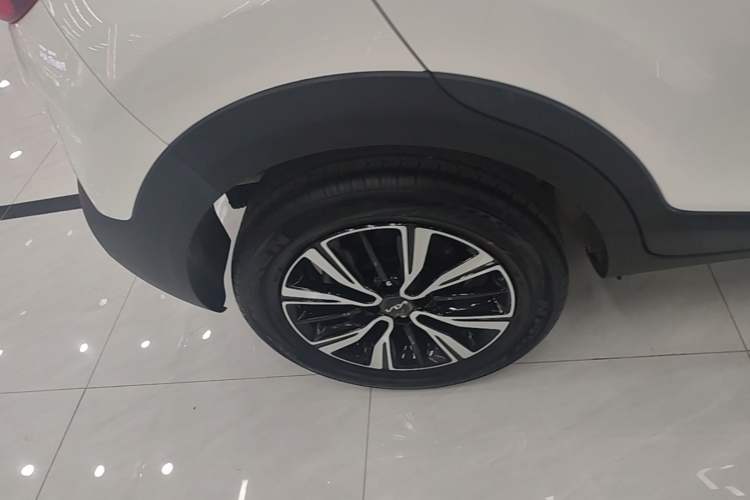 Used Kia kx1 Stonic 2021 1.4L CVT Fun Edition Right Rear Wheel Hub