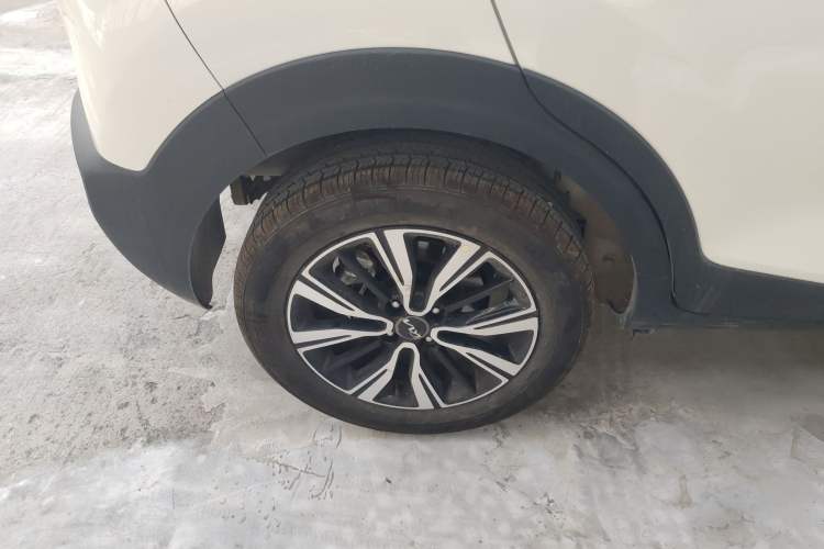 Used Kia kx1 Stonic 2021 1.4L CVT Fun Edition Right Rear Wheel Hub