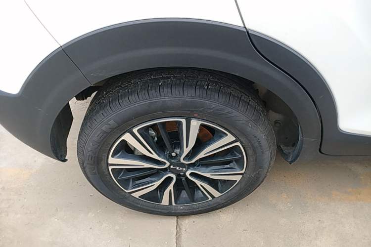 Used Kia kx1 Stonic 2021 1.4L CVT Fun Edition Right Rear Wheel Hub
