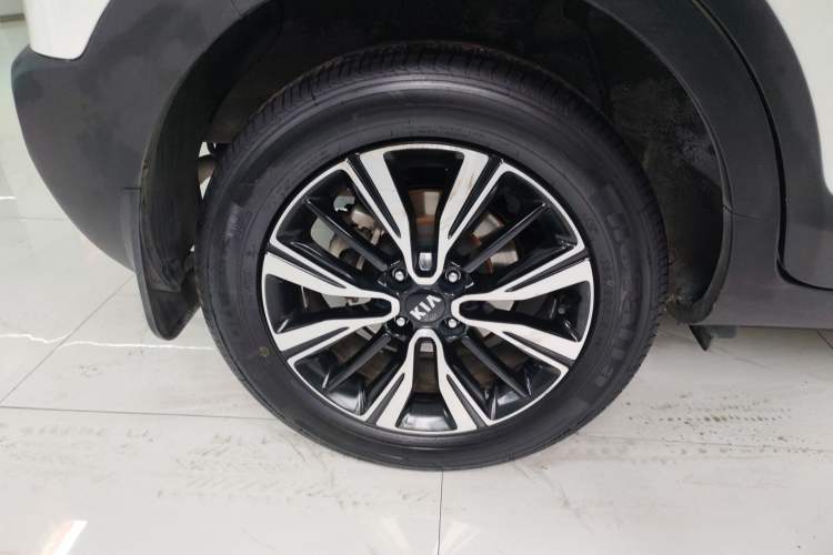 Used Kia kx1 Stonic 2021 1.4L CVT Fun Edition Right Rear Wheel Hub