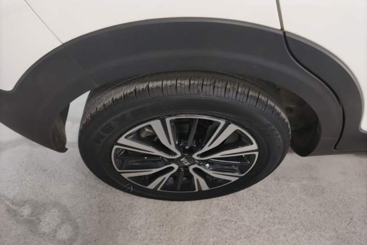 Used Kia kx1 Stonic 2021 1.4L CVT Fun Edition Right Rear Wheel Hub