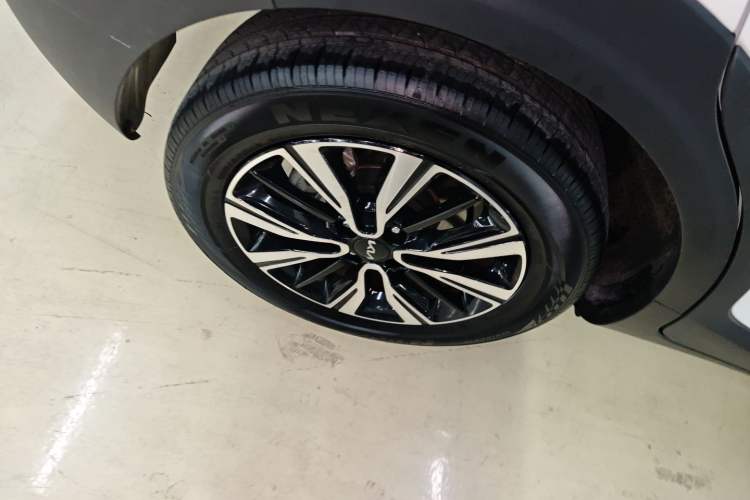 Used Kia kx1 Stonic 2021 1.4L CVT Sunroof Model Right Rear Wheel Hub