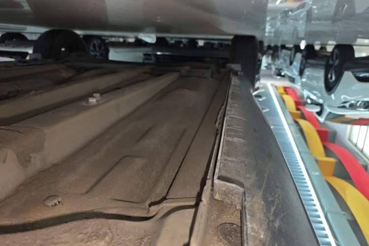 Used Kia kx1 Stonic 2021 1.4L CVT Fun & Sunroof Model Right Side Sill