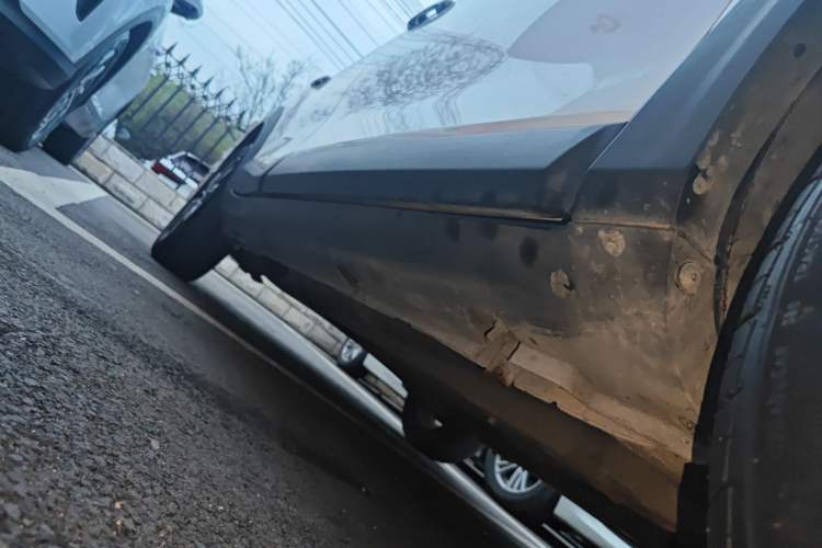 Used Kia kx1 Stonic 2021 1.4L CVT Fun Edition Right Side Sill