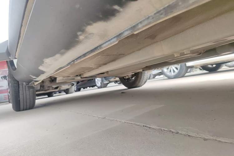 Used Kia kx1 Stonic 2021 1.4L Automatic Fun & Sport Edition Right Side Sill