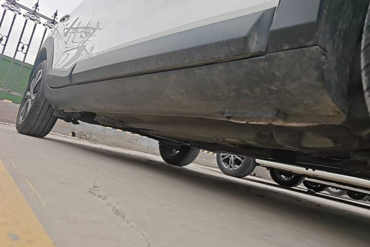 Used Kia kx1 Stonic 2021 1.4L CVT Sunroof Model Right Side Sill
