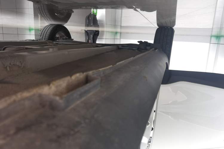 Used Kia kx1 Stonic 2021 1.4L CVT Fun Edition Right Side Sill