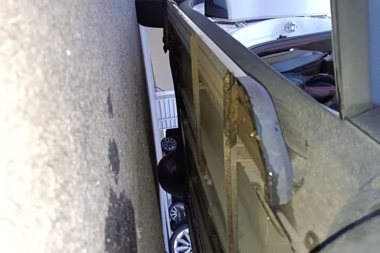 Used Kia kx1 Stonic 2021 1.4L CVT Fun Edition Right Side Sill