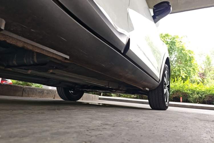 Used Kia kx1 Stonic 2021 1.4L CVT Sunroof Model Right Side Sill