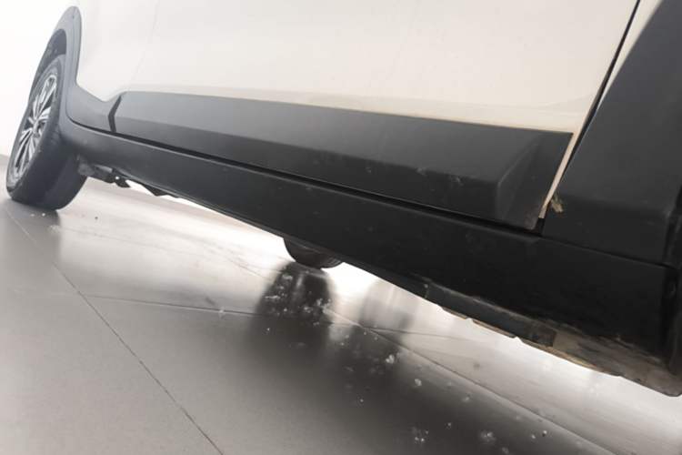 Used Kia kx1 Stonic 2021 1.4L CVT Sunroof Model Right Side Sill