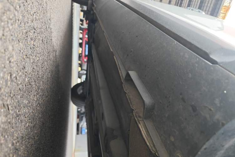 Used Kia kx1 Stonic 2021 1.4L CVT Fun Edition Right Side Sill