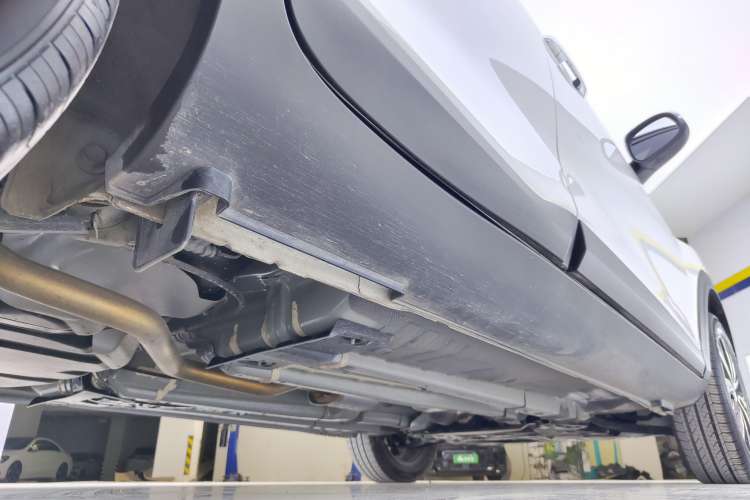 Used Kia kx1 Stonic 2021 1.4L CVT Sunroof Model Right Side Sill