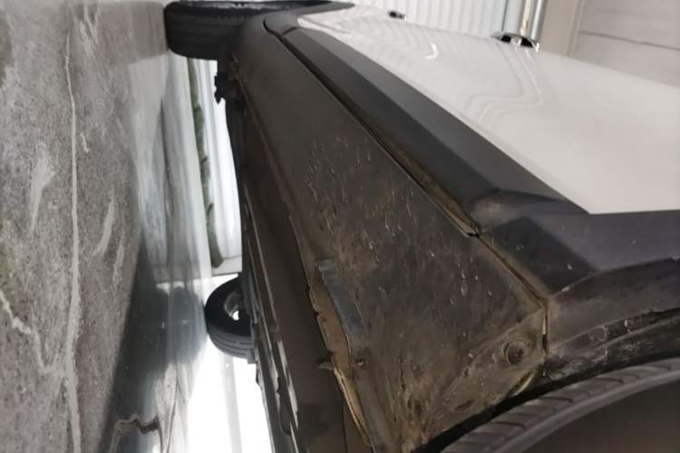 Used Kia kx1 Stonic 2021 1.4L CVT Fun Edition Right Side Sill
