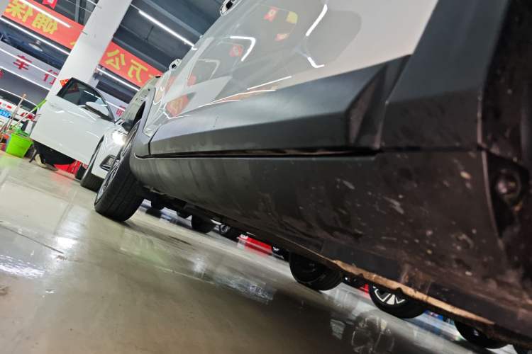 Used Kia kx1 Stonic 2021 1.4L CVT Sunroof Model Right Side Sill