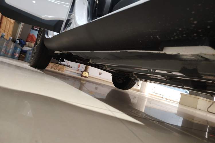 Used Kia kx1 Stonic 2021 1.4L CVT Sunroof Model Right Side Sill