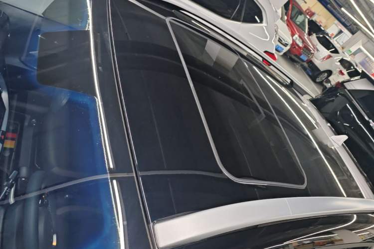 Used Kia kx1 Stonic 2021 1.4L CVT Sunroof Model Roof