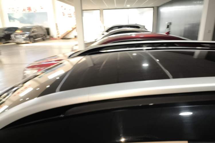 Used Kia kx1 Stonic 2021 1.4L CVT Sunroof Model Roof