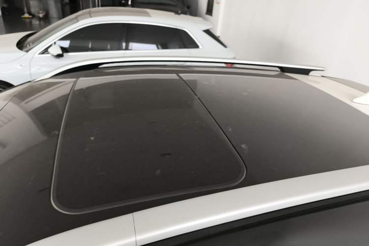 Used Kia kx1 Stonic 2021 1.4L CVT Sunroof Model Roof