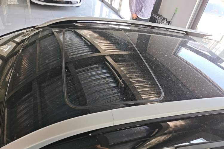 Used Kia kx1 Stonic 2021 1.4L CVT Sunroof Model Roof