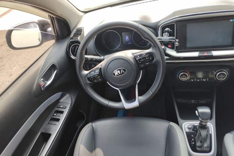 Used Kia kx1 Stonic 2021 1.4L CVT Fun & Sunroof Model Steering Wheel