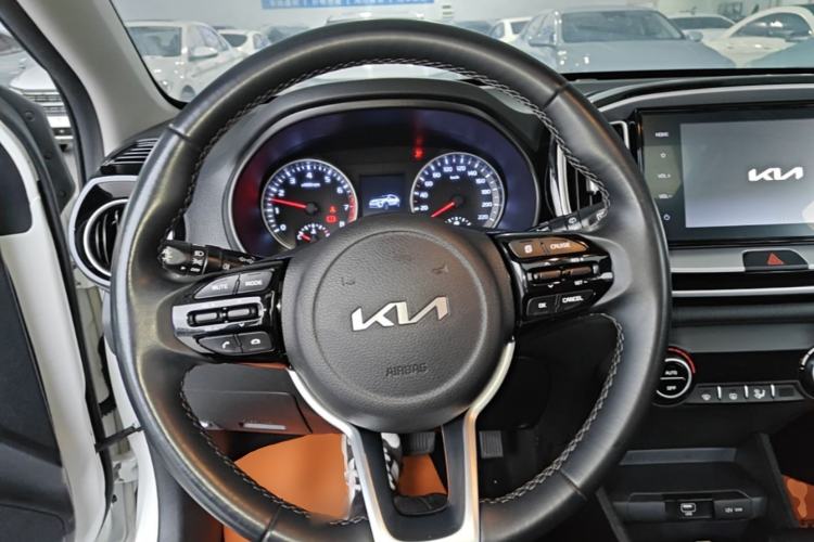 Used Kia kx1 Stonic 2021 1.4L CVT Sunroof Model Steering Wheel