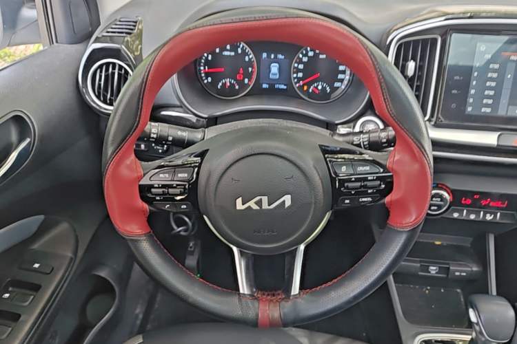 Used Kia kx1 Stonic 2021 1.4L CVT Sunroof Model Steering Wheel