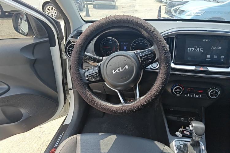 Used Kia kx1 Stonic 2021 1.4L CVT Sunroof Model Steering Wheel