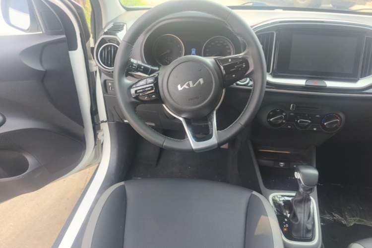 Used Kia kx1 Stonic 2021 1.4L CVT Fun Edition Steering Wheel