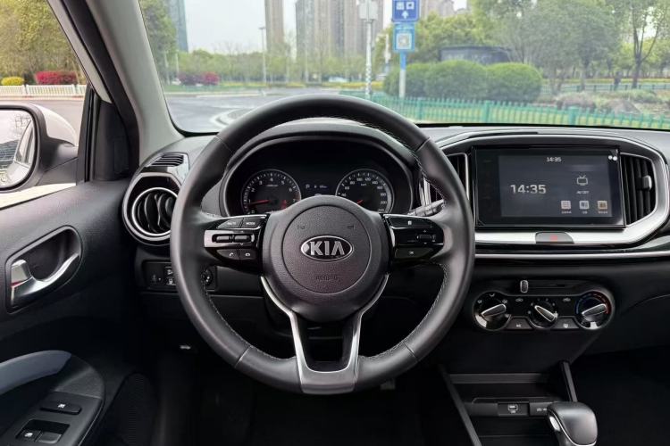 Used Kia kx1 Stonic 2021 1.4L Automatic Fun Edition Steering Wheel