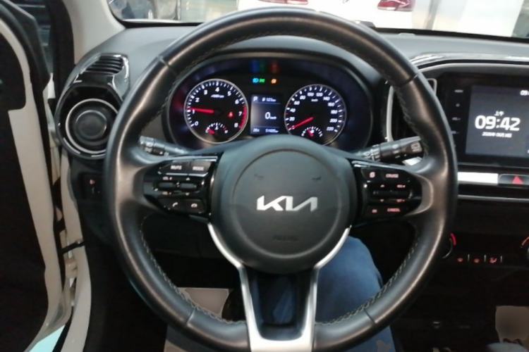 Used Kia kx1 Stonic 2021 1.4L CVT Fun & Sunroof Model Steering Wheel