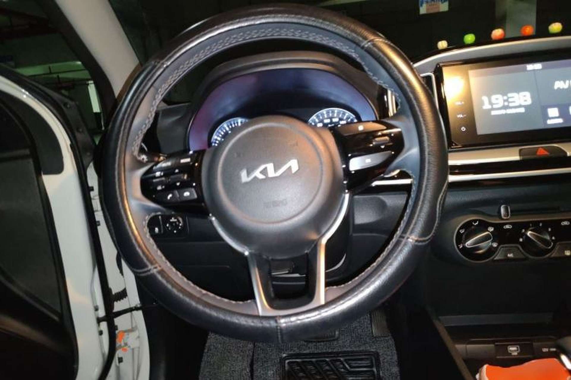 Used Kia kx1 Stonic 2021 1.4L CVT Fun Edition Steering Wheel