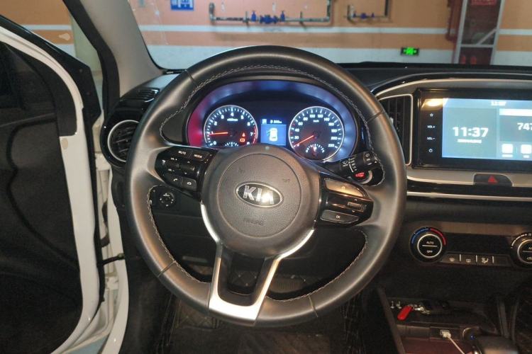 Used Kia kx1 Stonic 2021 1.4L Automatic Fun & Sport Edition Steering Wheel
