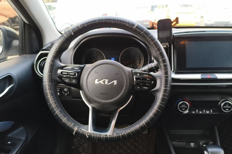 Used Kia kx1 Stonic 2021 1.4L CVT Sunroof Model Steering Wheel