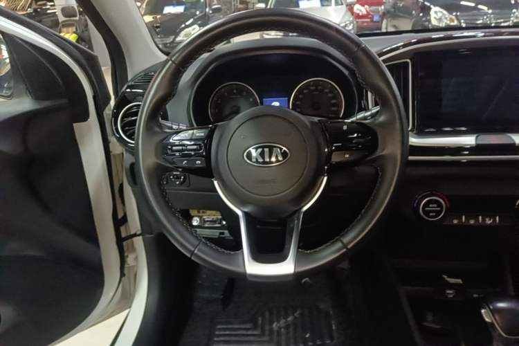 Used Kia kx1 Stonic 2021 1.4L Automatic Fun & Sport Edition Steering Wheel