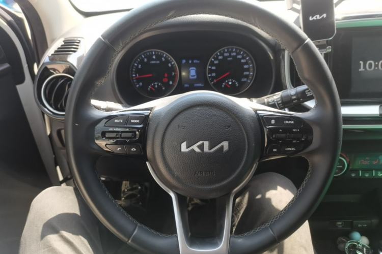 Used Kia kx1 Stonic 2021 1.4L CVT Sunroof Model Steering Wheel