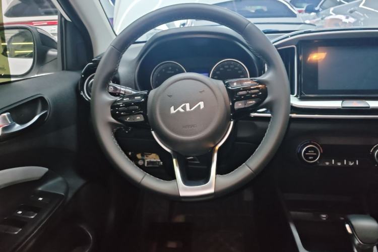 Used Kia kx1 Stonic 2021 1.4L CVT Sunroof Model Steering Wheel