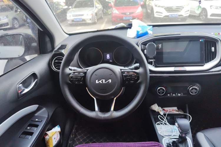 Used Kia kx1 Stonic 2021 1.4L CVT Fun & Sunroof Model Steering Wheel