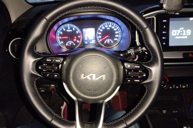 Used Kia kx1 Stonic 2021 1.4L CVT Fun & Sunroof Model Steering Wheel