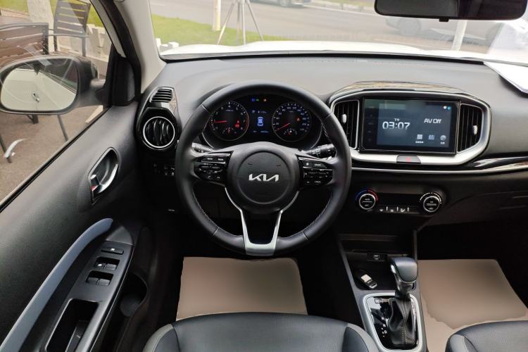 Used Kia kx1 Stonic 2021 1.4L CVT Sunroof Model Steering Wheel