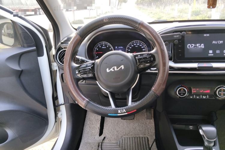 Used Kia kx1 Stonic 2021 1.4L CVT Sunroof Model Steering Wheel