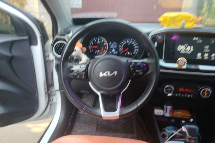Used Kia kx1 Stonic 2021 1.4L CVT Fun & Sunroof Model Steering Wheel